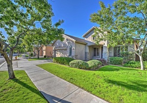 Lovely Home with Large Pool on Legacy Golf Course!