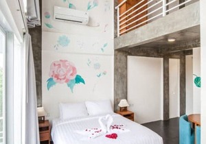 Lovely Loft Space with room for four people Unit #1