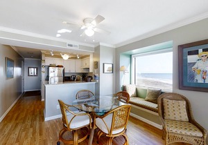 Lovely Oceanfront Suite w/Free WiFi, Private Balcony, W/D, & Shared Pool