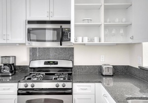 Lovely Santa Clara 1BR w/Lounge, W/D & Gym, walk to Shops, by Blueground