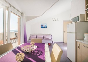 Lovely ❤ sea view apt for 2+2, on the beach, Seget