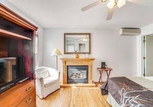 Lovely Set of Studios W/ Free WiFi & Excellent Location Near Town & Attractions!