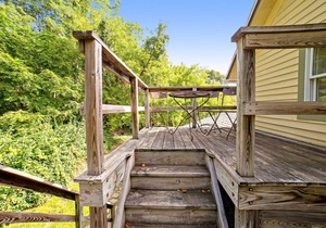 Lovely Set of Studios W/ Free WiFi & Excellent Location Near Town & Attractions!