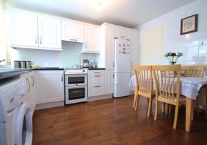 Lovely Spacious 4 Beds House 7 min Clapham Junction Station