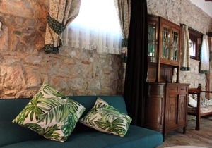 Lovely stone home with garden, in a castle near beach and 1 hour from Venice - 2