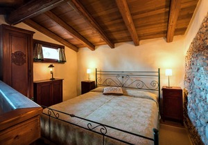 Lovely stone home with garden, in a castle near beach and 1 hour from Venice - 2