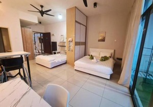 Lovely Studio City View Balcony Palazio Mount Austin by GDRAGON HomeStay