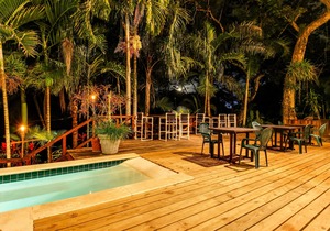 Lovely Suite with Riverfront Location, Pool, WiFi & AC