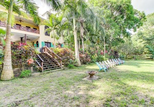 Lovely Suite with Riverfront Location, Pool, WiFi & AC