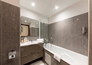Lovely Terrace 5B - One Bedroom Apartment, Sleeps 4