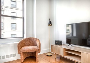 Lovely UWS 1BR w/Elevator, Doorman & Gym, nr Central Park, by Blueground