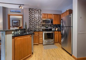 Lovely Zephyr Mountain Lodge Condo with Mountain Slope Views condo