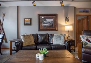 Lovely Zephyr Mountain Lodge Condo with Mountain Slope Views condo
