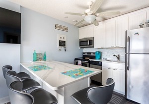 Lovers Key Beach Club with Beautiful CLEAN Priv. Beach- Pool