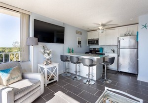 Lovers Key Beach Club with Beautiful CLEAN Priv. Beach- Pool