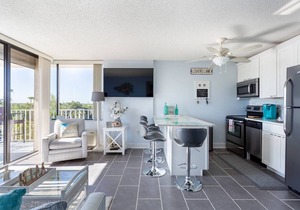 Lovers Key Beach Club with Beautiful CLEAN Priv. Beach- Pool