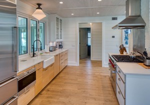 Lowcountry Cottage - A Hidden Gem in Moreland Village!