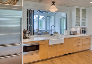 Lowcountry Cottage - A Hidden Gem in Moreland Village!