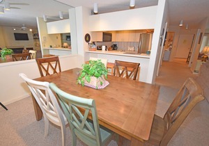Lower Level Beachfront Condo in Glen Arbor 2B/2BA!