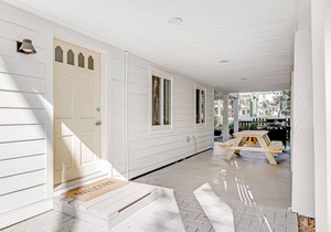 Lower Level of a Duplex with Two Patios & Fast WiFi - 1 Block to the Beach