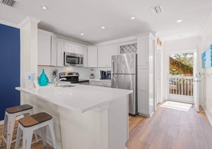 Lower Pricing! Palm Bay Private Beach, 2 Heated Pools | Hot Tub | Bay Sunrises, Ready to Book!