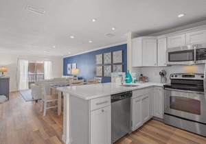Lower Pricing! Palm Bay Private Beach, 2 Heated Pools | Hot Tub | Bay Sunrises, Ready to Book!