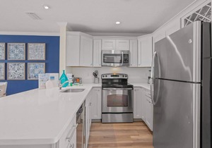 Lower Pricing! Palm Bay Private Beach, 2 Heated Pools | Hot Tub | Bay Sunrises, Ready to Book!