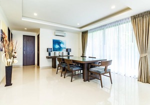 LP101 - Private rooftop pool villa in Laguna for 9 people, near restaurants and shops