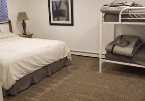 LRG Pet Friendly 2BD/2BA Sleeps 6 with Waffles