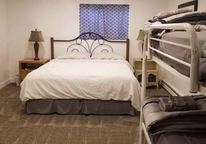 LRG Pet Friendly 2BD/2BA Sleeps 6 with Waffles