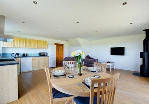 Lucerne - Three Bedroom House, Sleeps 6