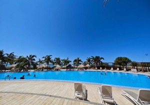 Lujoso Apto en Pozos Colorados Samaria club de playa