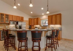 Lukins Lodge by the Lake | Hot Tub