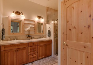 Lukins Lodge - Three Bedroom Home