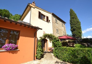 Lush Holiday Home in Tavarnelle Val di Pesa with Shared Pool