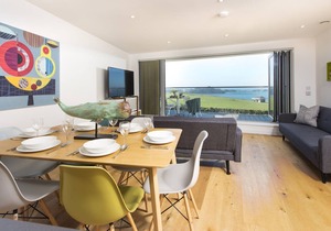 Lusty Glaze View - an apartment that sleeps 6 guests in 2 bedrooms