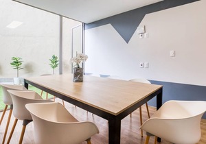 Lux 3BR Apt | 2 Cool Rooftops+FirePit+B/Center+Gym