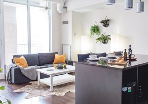 Lux Loft in Uptown Waterloo ☆ Balcony ☆ UG Parking ☆ Floor to Ceiling Windows