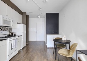 Luxe 1B w/W/D, Gym, Rooftop. Steps from T stop by Blueground