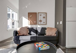 Luxe 2B w/W/D, Gym, Rooftop. Steps from T stop by Blueground