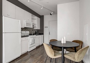 Luxe 2B w/W/D, Gym, Rooftop. Steps from T stop by Blueground