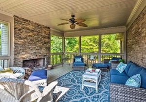 Luxe Lake Cumberland Retreat with Decks on 1 Acre!