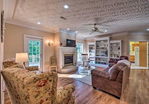 Luxe Lake Cumberland Retreat with Decks on 1 Acre!