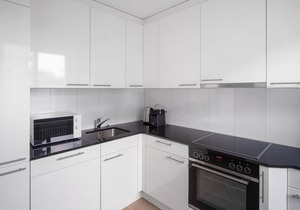 Luxe Oerlikon 3.5 Room w/Balcony, 1min to Train Station, by Blueground