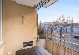 Luxe Oerlikon 3.5 Room w/Balcony, 1min to Train Station, by Blueground