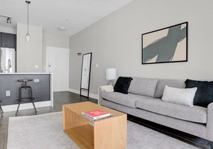 Luxe Riverside Studio w/ Gym & W/D, nr Lady Bird Lake, by Blueground