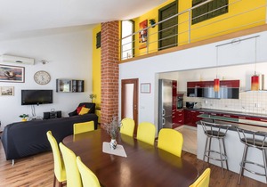 luxurios and comfortable Villa/Island Brač/with pool,jacuzzi/tranpol/14people