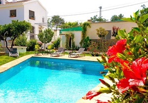 Luxurious 19th Century Villa with Orange Fountains Gardens and Private Pool