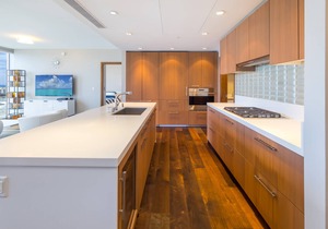 Luxurious 2.5 Bedroom Unit with Panoramic Ocean View in ONE Ala Moana