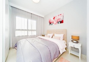 Luxurious 2 Bedroom Apartment near the beach